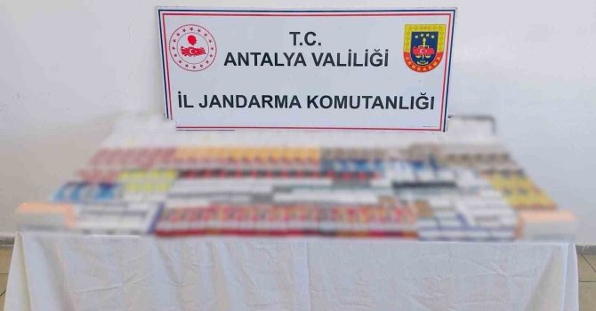 Kemer’de çok sayıda kaçak ürün ele geçirildi