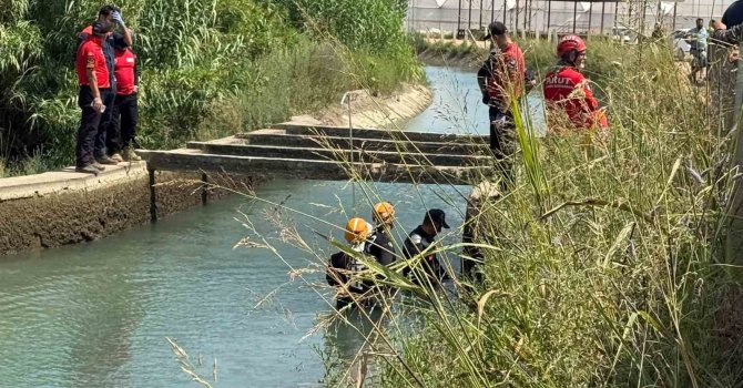Sulama kanalında aranan sera işçisinden acı haber geldi, yakınları sinir krizi geçirdi