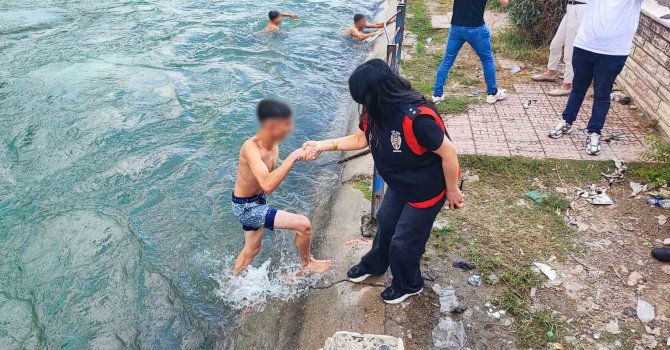Adana’da sulama kanalına giren 7 kişiye 25 bin 942 TL ceza