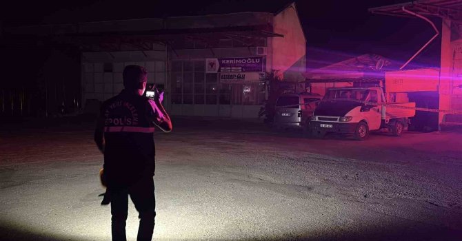 Park halindeki kamyonetten düşen şahıs ağır yaralandı