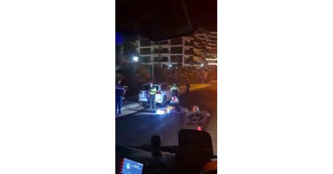 Alanya’da park halindeki otomobile çarpan genç motosikletli hayatını kaybetti