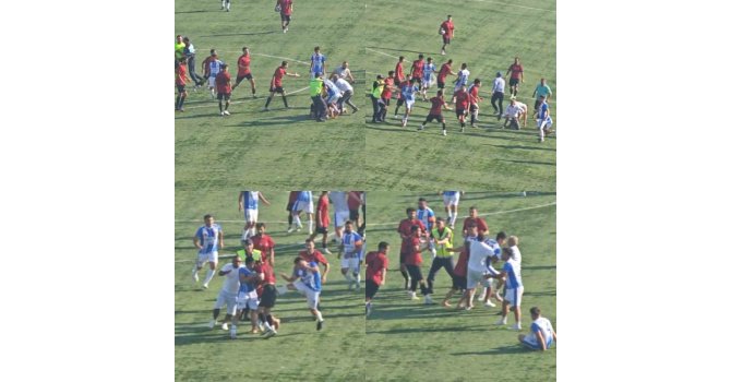 Futbol maçındaki kavga kameraya yansıdı