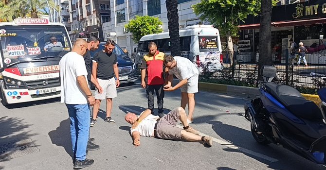 Duran araçları son anda fark ettiler, frene basınca devrilerek sürüklendiler