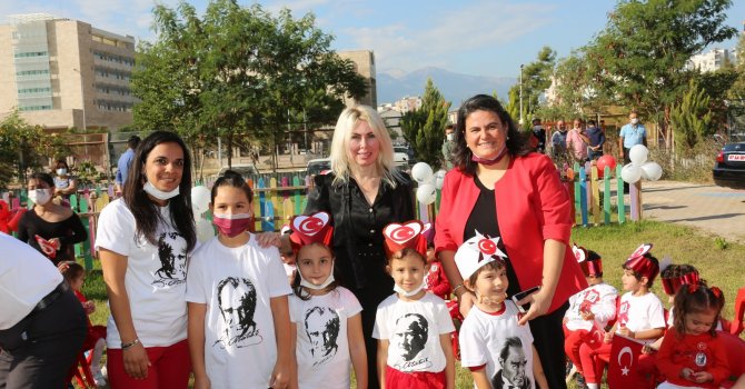 Rektör Özkan, çocuklarla 29 Ekim Cumhuriyet Bayramı’nı kutladı