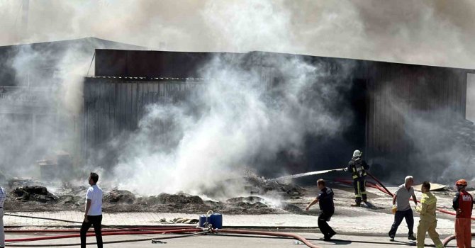 Gazipaşa’da inşaat malzemeleri deposundaki yangın kontrol altına alındı