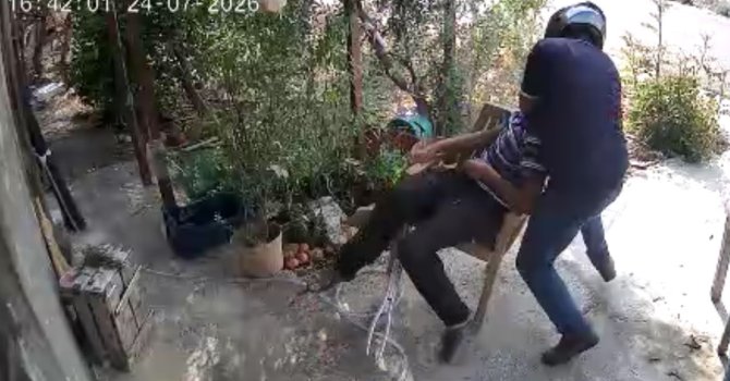 Yaşlı adamın boynunu kırmaya çalışıp, feci şekilde darbeden saldırgan tutuklandı