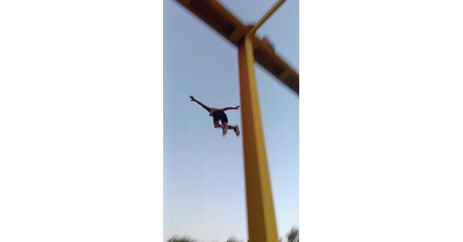 Manavgat’ta 20 metre yükseklikteki köprüden çocukların tehlikeli atlayışı