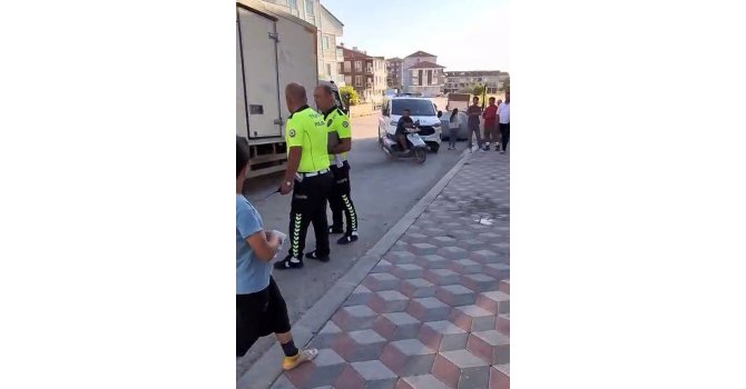 Kamyonetini tamir etmek isterken altında kalıp yaralandı