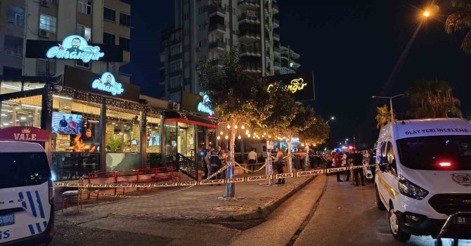 Kebapçıya kurşun yağdırdılar: Yemek yiyen 4 kişi yaralandı