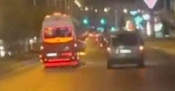 Mersin’de makas atan minibüsçü kameraya yakalandı, 90 bin TL ceza yedi