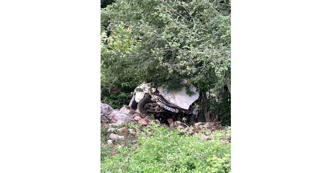 Osmaniye’de otomobil uçuruma savruldu: 1 yaralı