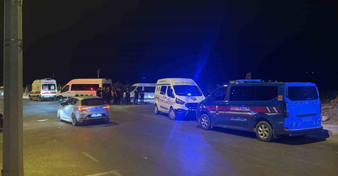Düğün konvoyunda yaşanan tartışma meydan savaşına döndü: 4 yaralı