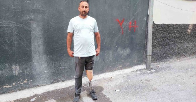 Protez bacaklı temizlik görevlisi 700 lira alacağı için İBAN verdi, 16 yıllık işinden oldu