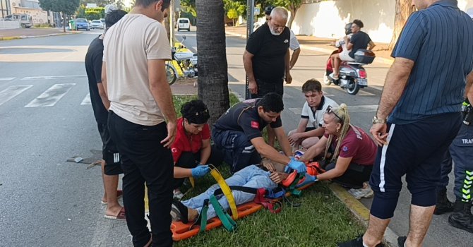 Kasise hızlı giren motosiklet sürüklendi: 1 yaralı