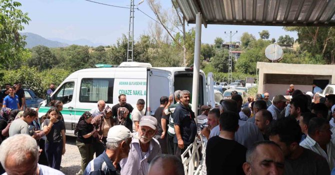 Traktör kazasında hayatını kaybeden muhtar dualarla son yolculuğuna uğurlandı