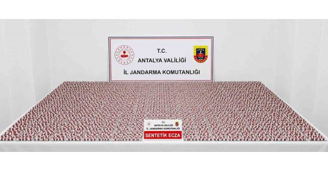 Antalya’da depoda 5 bin 865 adet uyuşturucu hap ele geçirildi