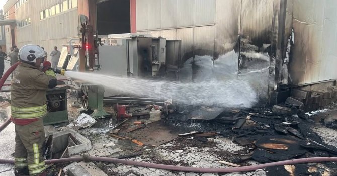 Antakya’da mobilya atölyesinde yangın paniği