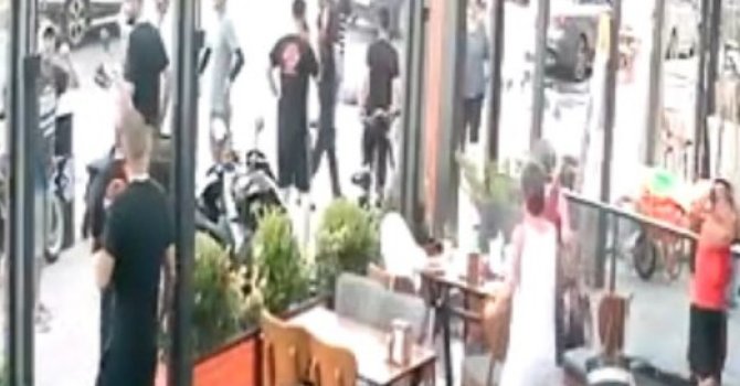 Mersin’de fırın çalışanına otomobil çarptı