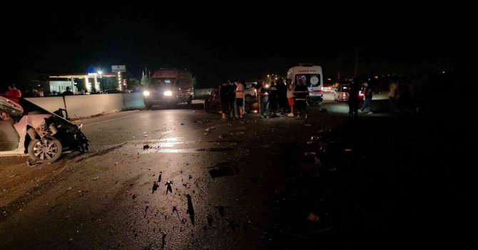 Hatay’da traktör ile otomobil çarpıştı: 3 yaralı