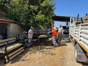 Büyükşehir’den Manavgat’a bank ve piknik masası desteği