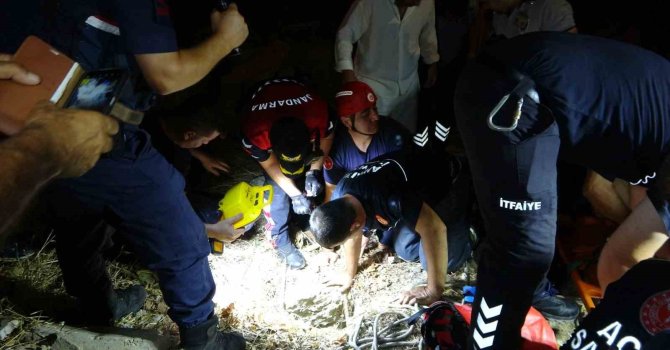 Side Antik Kent’te kuyuya düşen çocuğa nefes kesen kurtarma operasyonu