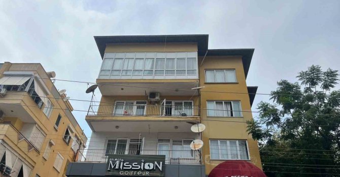 Alanya’da balkonda çıkan yangın paniğe neden oldu