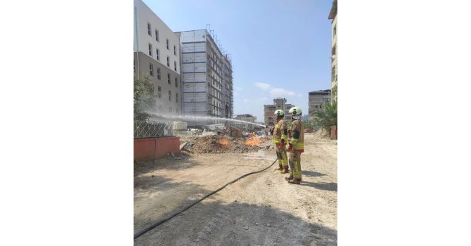 Defne’de doğalgaz borusunda yaşanan sızıntıdan alevler yükseldi