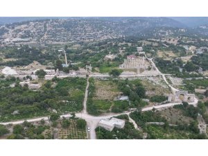 Torosların eteğinde Olba Krallığı’nın ibadet yeri ’Uzuncaburç’ misafirlerini ağırlıyor