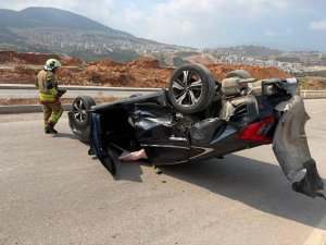 İskenderun’da otomobil ters döndü: 4 yaralı