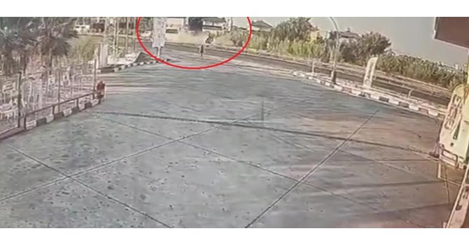 Antalya’da çarpışan araçlar yayalara çarptı: 6 yaralı