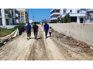 ASKİ yapmayınca, vatandaşlar kanalizasyon hattını kendi imkanlarıyla döşedi