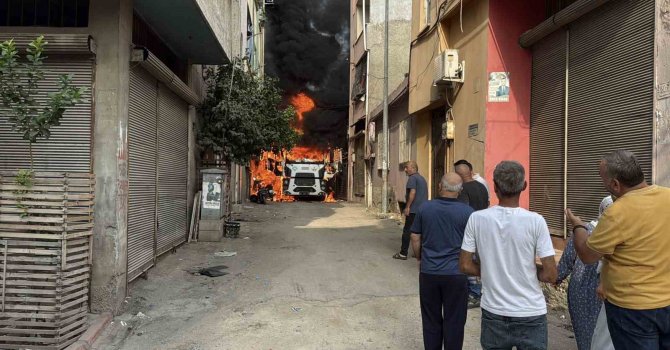 Çay içmeye giden ASKİ ekiplerinin vidanjörü yandı, mahalleli canını zor kurtardı
