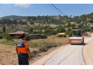 Mersin Büyükşehir Belediyesi kırsal yolları yeniliyor