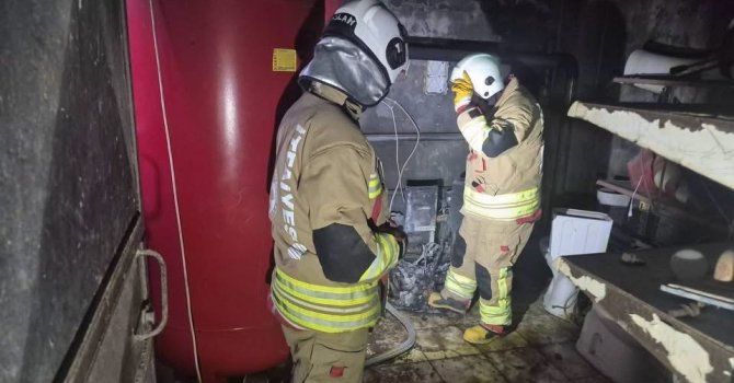 Arsuz’da kazan dairesi yangını binaya sıçramadan söndürüldü