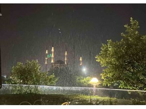 Adana’da sağanak etkili oldu