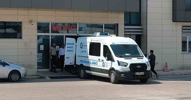 Feci kazada hayatını kaybeden çiftin cenazeleri yakınları tarafından teslim alındı