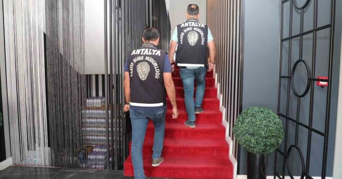 Antalya’da günübirlik konaklama ve araç kiralama firmaları denetlendi