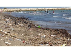 Mersin sahillerindeki kirlilik turizmi tehdit ediyor