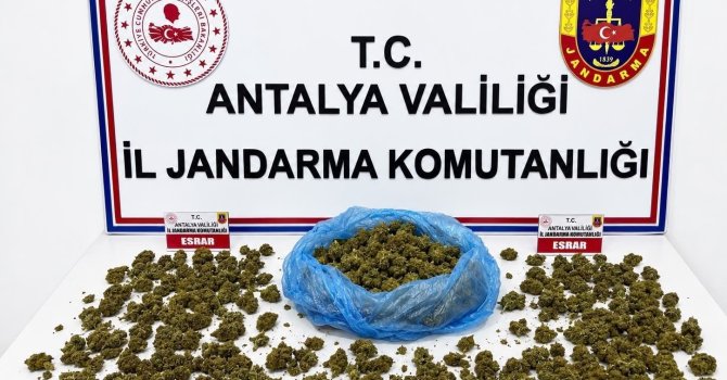 Alanya’da uyuşturucu operasyonunda 745 gram esrar ele geçirildi