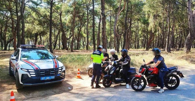 Jandarmanın motosiklet denetimlerinde 5 bin 392 sürücü kontrol edildi