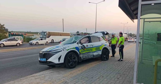 Silifke’de zincirleme kaza: 1’i polis 2 kişi yaralandı