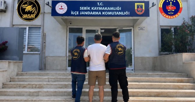Antalya’da JASAT son 1 ayda bin 331 aranan kişiyi yakaladı