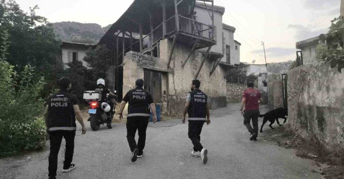 Kozan’da narkotik uygulamasında aranan terör örgütü üyesi yakalandı