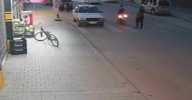 Elbistan’da motosikletin çarptığı yaşlı adam yaralandı