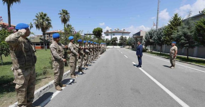 Vali Masatlı, Dörtyol’da komandolarla bir araya geldi