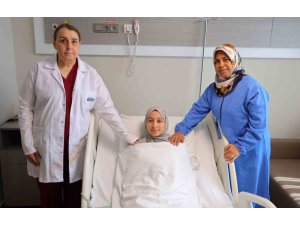 35 santimetrelik kist, genç hastanın doğurganlığı korunarak çıkarıldı