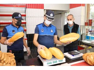 Toroslar zabıtası fırınlarda gramaj ve hijyen denetimi yaptı