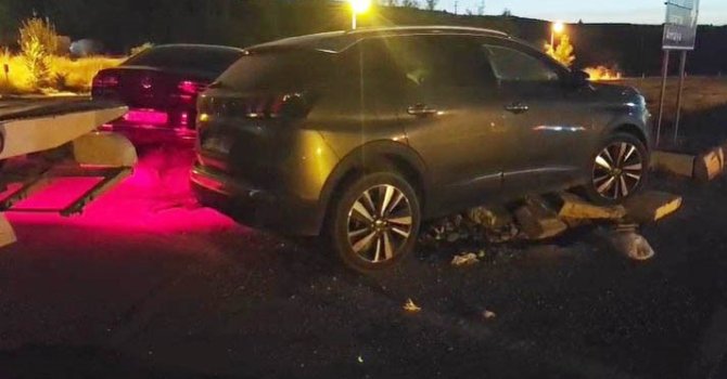 Isparta’da iki otomobil kavşakta çarpıştı: 10 yaralı