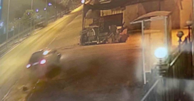 Antalya’da ilginç kaza: dükkana uçtu, önce gitti sonra helalleşmek için geri döndü