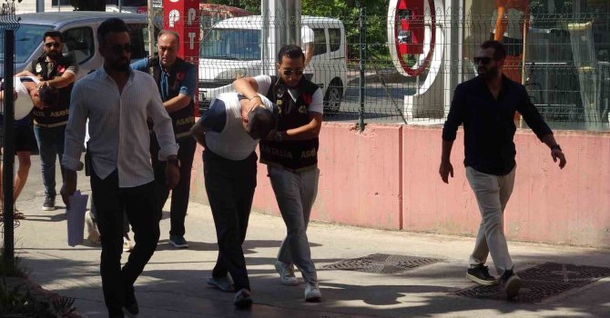 Antalya’da cinayetle sonuçlanan otomobile silahlı saldırıya olayına 3 gözaltı